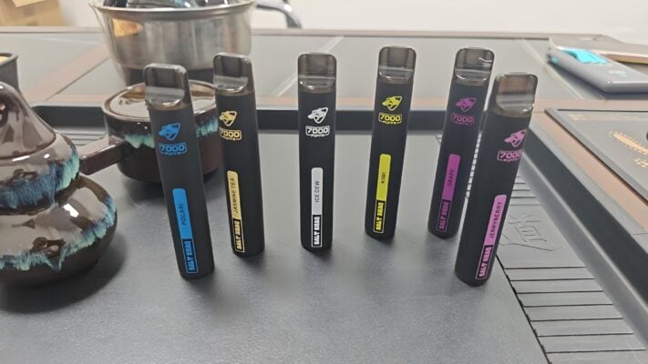 SALT SHAQ 鯊克7000口一次性電子煙 高容量拋棄式Vape 多口味長效便攜電子煙-VAKA糖果雲煙館